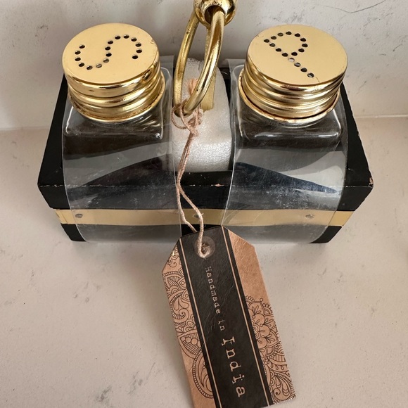Salt and Pepper Shakers, Black and Gold - Picture 5 of 6